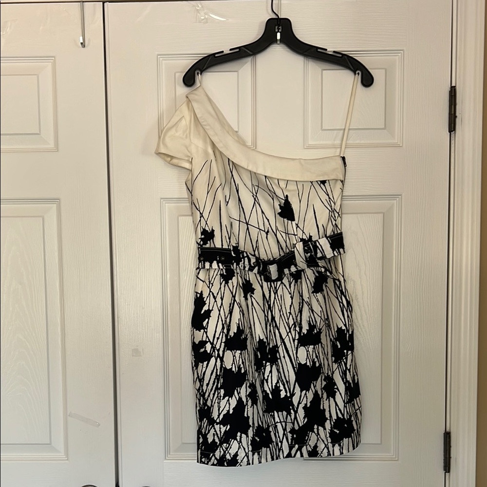 Cream and Black unique cut Asymmetrical Chic One-Shoulder neckline mini Dress